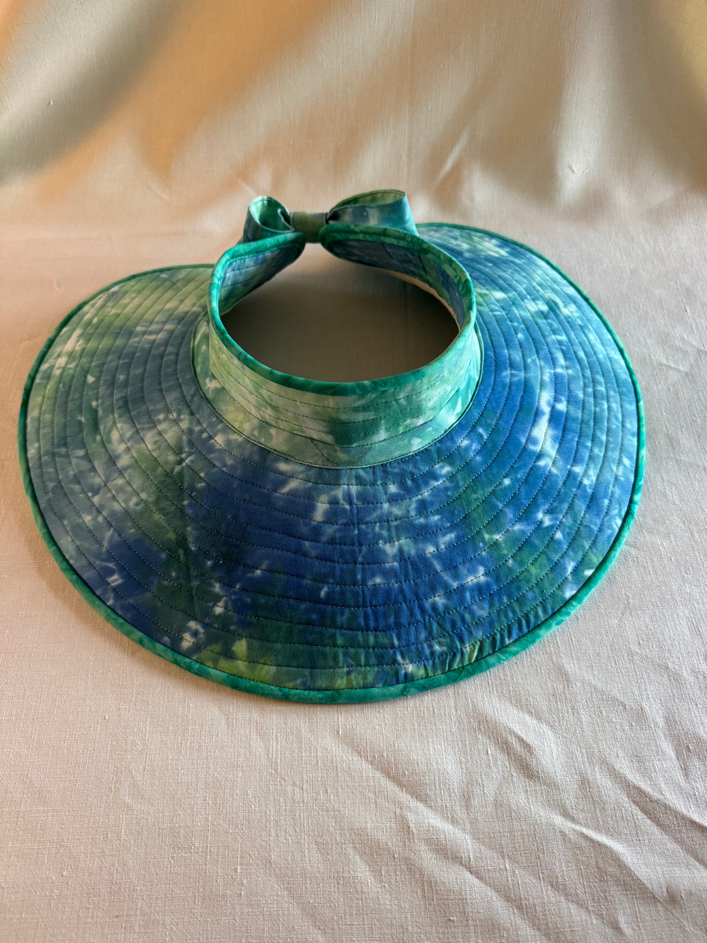 Adjustable sun hat / visor