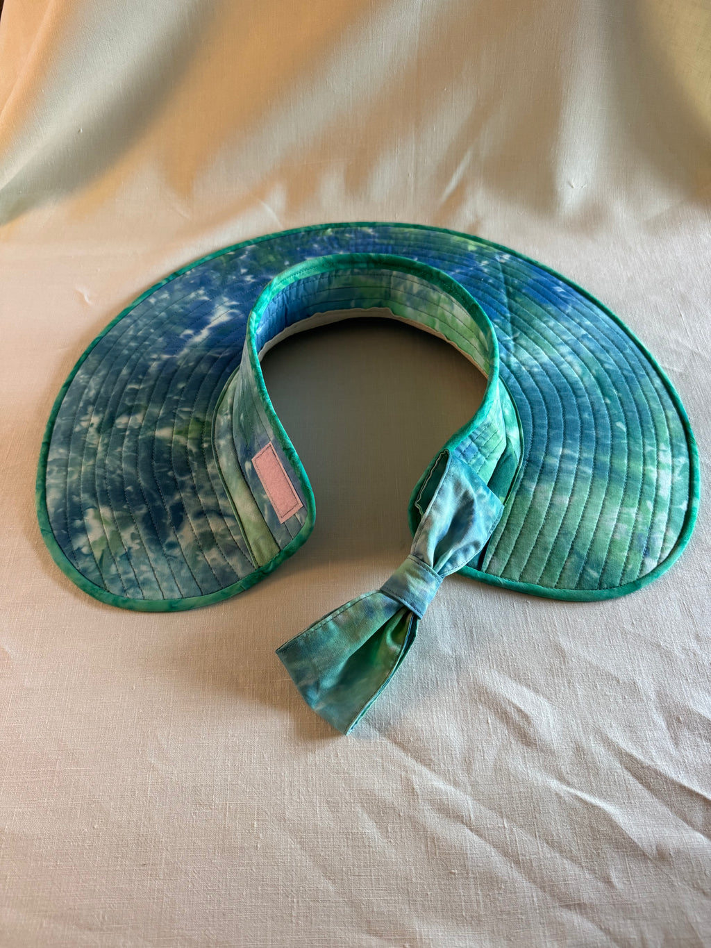 Adjustable sun hat / visor